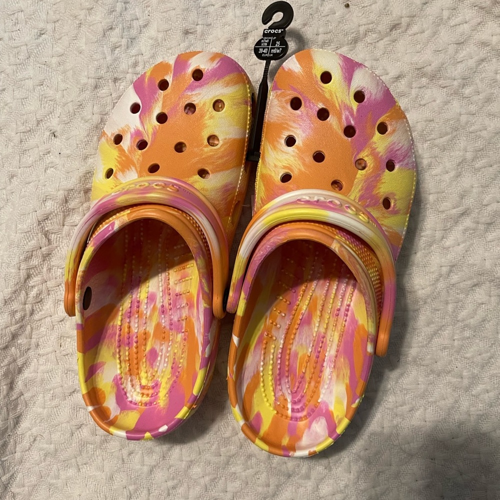 Unisex Classic Crocs - Silver Size M7 W9 New